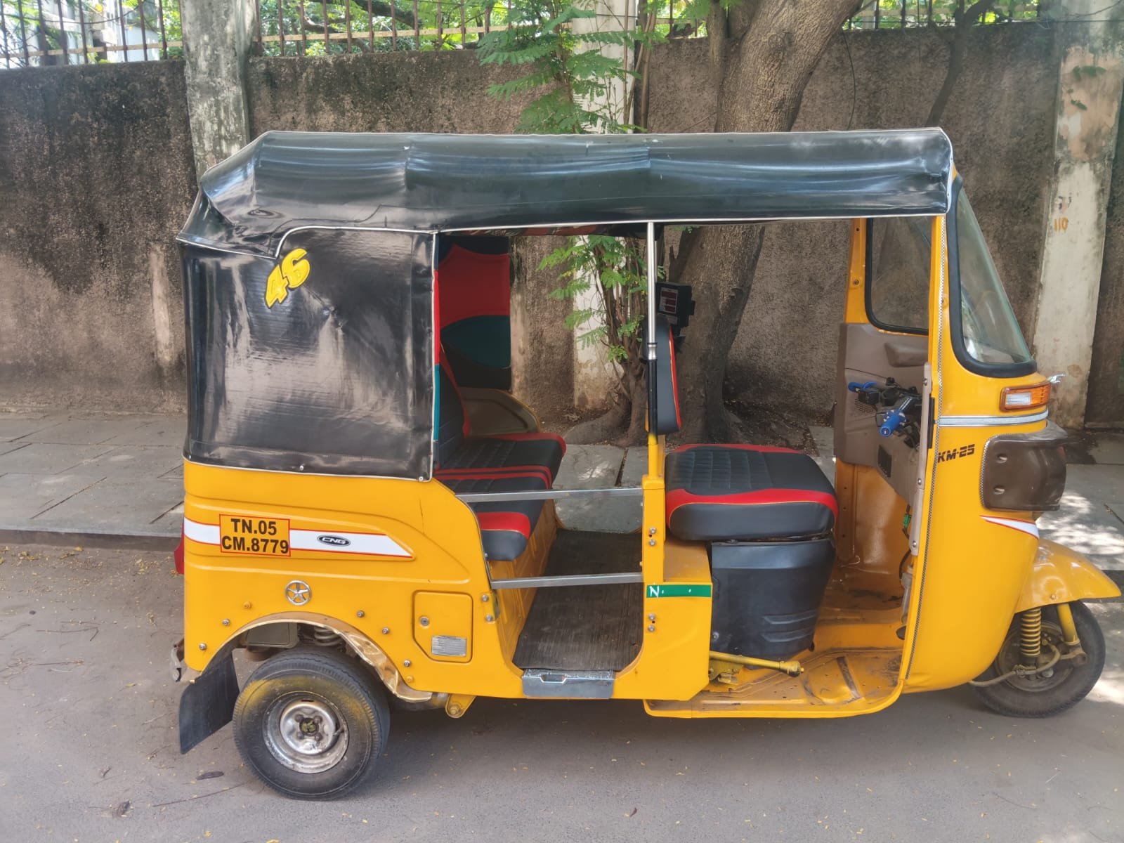 Used Bajaj Compact RE 2023 — photo 5