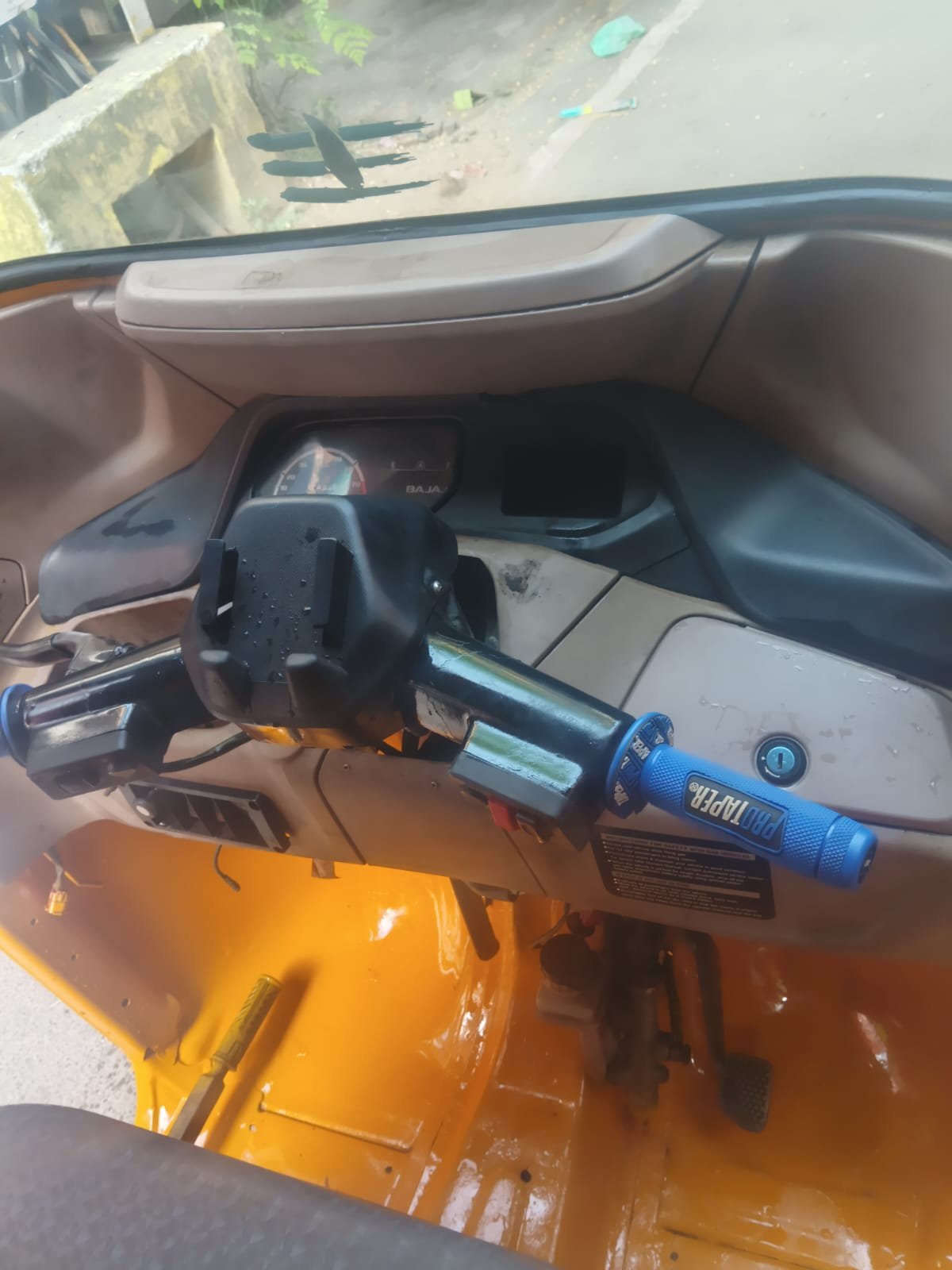 பழைய Bajaj Compact RE 2023 — படம் 2