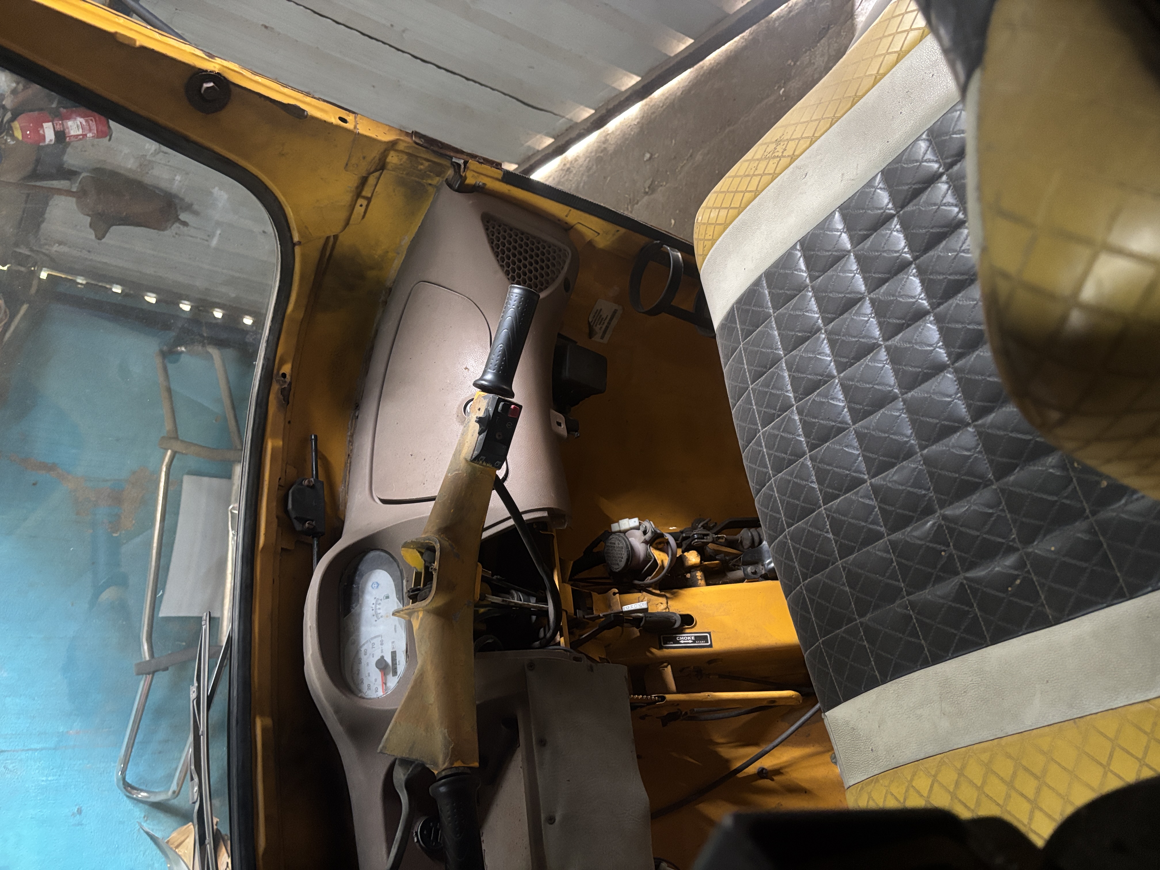 பழைய Piaggio Ape City 2024 — படம் 4