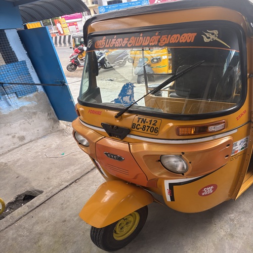 பழைய Bajaj Compact RE