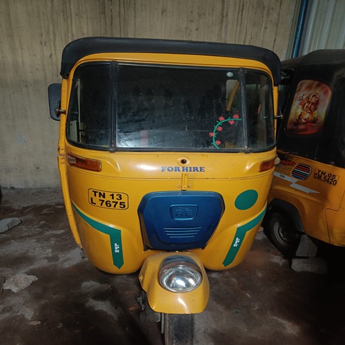 பழைய Bajaj Compact RE