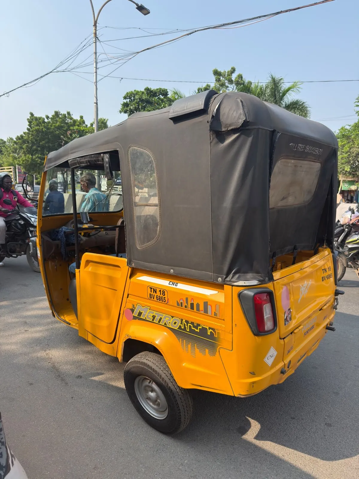 பழைய Piaggio Ape Metro 2025 — படம் 3